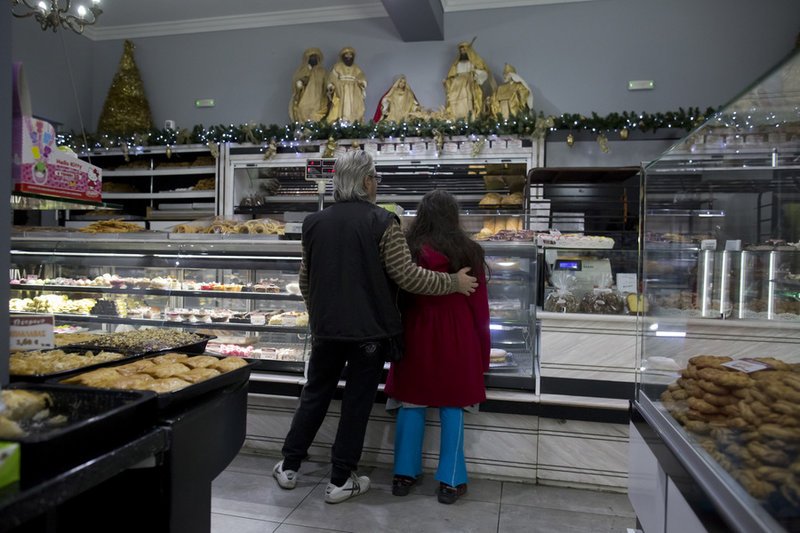 Μία πολυκατοικία στον Πειραιά «δίνει» μαθήματα ανθρωπιάς [εικόνες] | iefimerida.gr 1