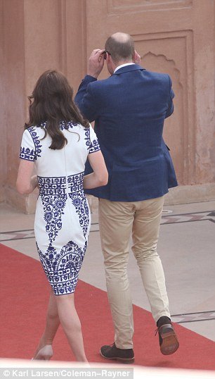 Τα δάκρυα του πρίγκιπα Γουίλιαμ καθώς έφευγε με την Κέιτ από το Ταζ Μαχάλ [εικόνες] | iefimerida.gr 4