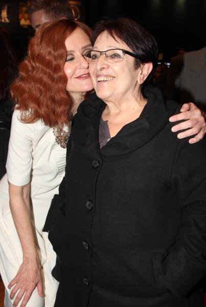 Η Αλέκα Παπαρήγα σε σπάνια έξοδό της: Πήγε θέατρο! [εικόνες] | iefimerida.gr 0