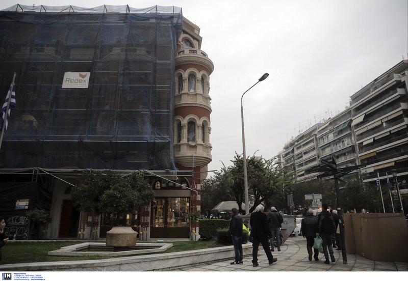Θεσσαλονίκη: Κατέληξε ο εργάτης που έπεσε από την ταράτσα του «κόκκινου κτιρίου» [εικόνες] | iefimerida.gr 3