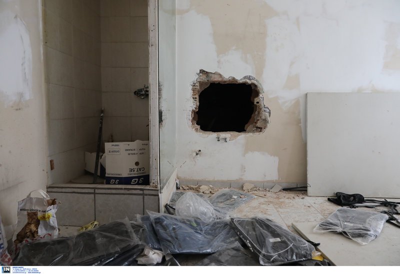 Εικόνες από το απίστευτο ριφιφί σε αθλητικά είδη, στην Αθήνα -Εσκαψαν τούνελ, έσπασαν τοίχους [εικόνες] | iefimerida.gr 3