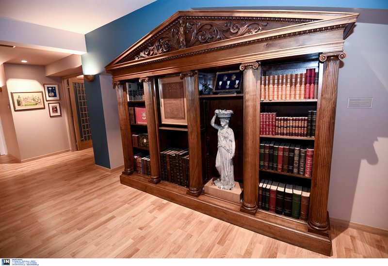 Ο Παυλόπουλος εγκαινίασε τη βιβλιοθήκη της ΕΣΗΕΑ -Προσβάσιμη σε όλους [εικόνες] | iefimerida.gr 4