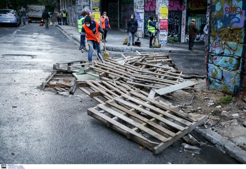 Αφησαν την Αθήνα στο έλεος κουκουλοφόρων -Εικόνες-σοκ στα Εξάρχεια | iefimerida.gr 21