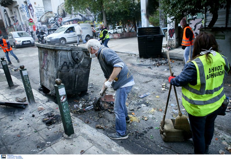 Αφησαν την Αθήνα στο έλεος κουκουλοφόρων -Εικόνες-σοκ στα Εξάρχεια | iefimerida.gr 26
