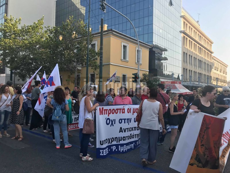 Διαμαρτυρία δασκάλων και καθηγητών κατά του νομοσχεδίου του υπουργείου Παιδείας [εικόνες & βίντεο] | iefimerida.gr 6