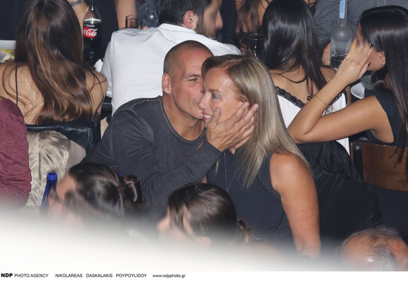 Και στην συνέχεια έδωσαν φιλιά...