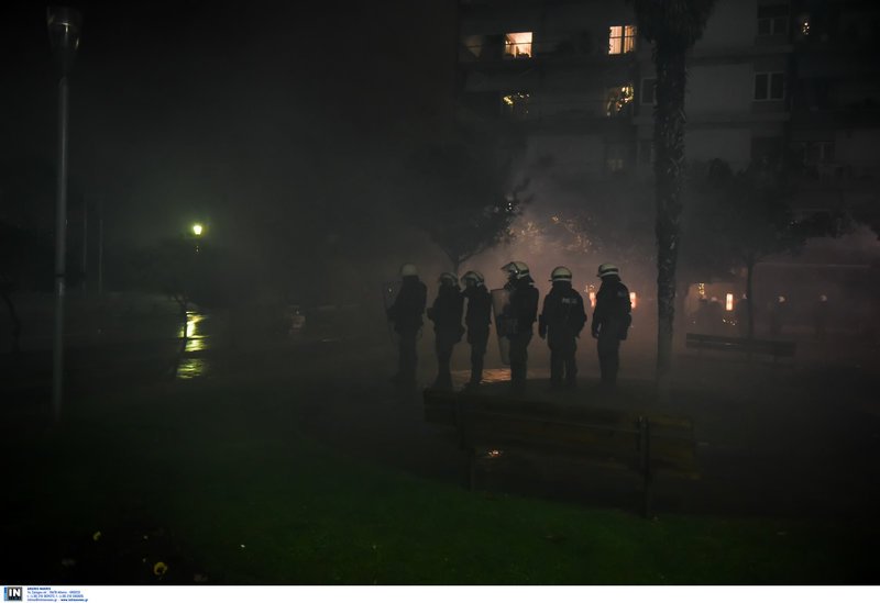 Τα ΜΑΤ κατάφεραν να «μπλοκάρουν» τους διαδηλωτές -Φωτογραφία: Intimenews/ΤΟΣΙΔΗΣ ΔΗΜΗΤΡΗΣ