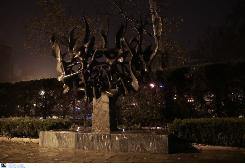 To μνημείο του Ολοκαυτώματος μετά τον βανδαλισμό/Φωτογραφία: Intimenews