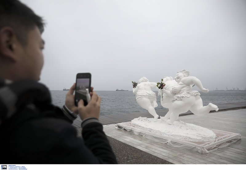 Θεσσαλονίκη: 15 παχουλές γυναίκες μαγνητίζουν τα βλέμματα στο λιμάνι [εικόνες] | iefimerida.gr 4