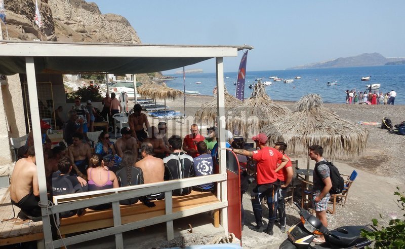 Ολοκληρώθηκε ο εθελοντικός καθαρισμός του βυθού της παραλίας της Καλντέρας [εικόνες] | iefimerida.gr 6