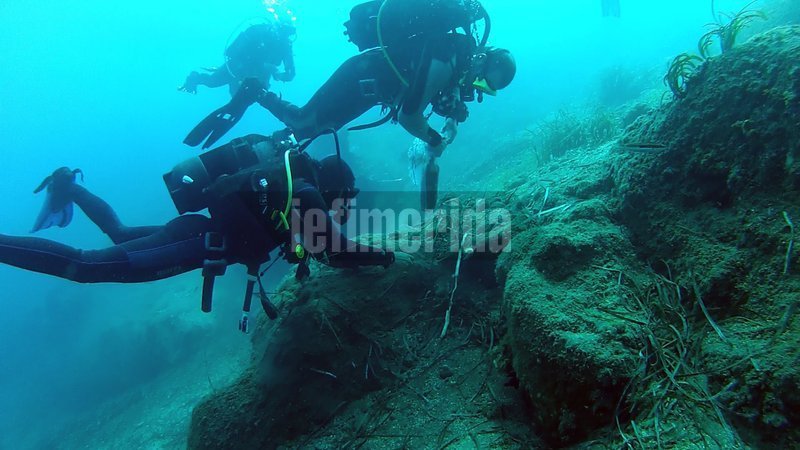 Ολοκληρώθηκε ο εθελοντικός καθαρισμός του βυθού της παραλίας της Καλντέρας [εικόνες] | iefimerida.gr 2