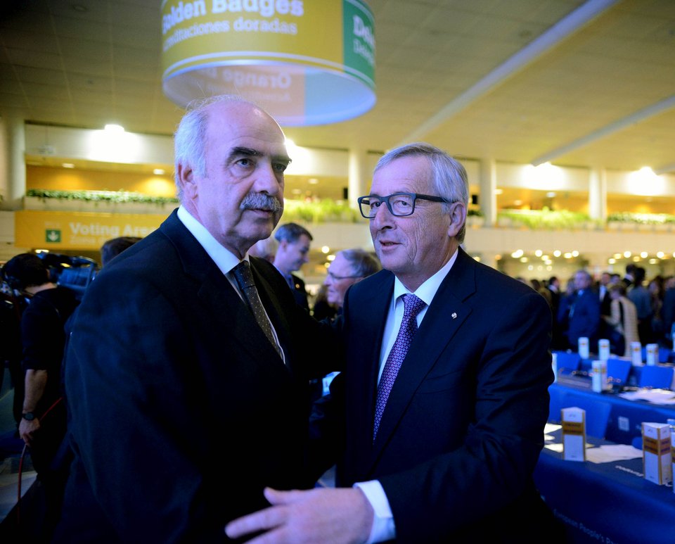 Η μεγάλη αγκαλιά του Γιούνκερ σε Μεϊμαράκη στη Μαδρίτη [εικόνες] | iefimerida.gr 1