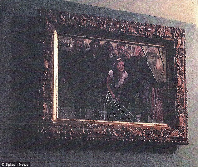 Η εν διαστάσει σύζυγος του Τζόνι Ντεπ τον κατηγορεί ότι «έσπασε» το σπίτι σε καβγά που είχαν [εικόνες] | iefimerida.gr 2