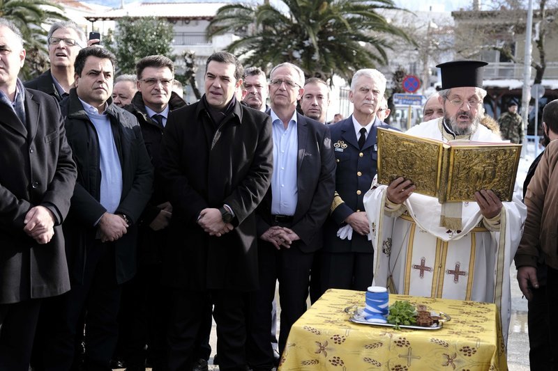 Ο πρωθυπουργός στην τελετή αγιασμού των υδάτων στη Σαμοθράκη -Φωτογραφία: ΓτΠ ANDREA BONETTI