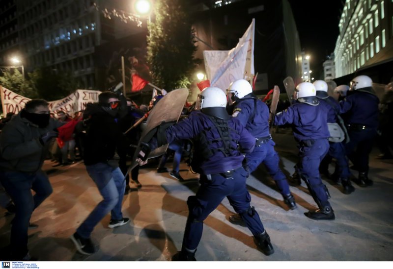 Επίσκεψη Μέρκελ: Επεισόδια και χημικά στο κέντρο της Αθήνας [βίντεο] | iefimerida.gr 1