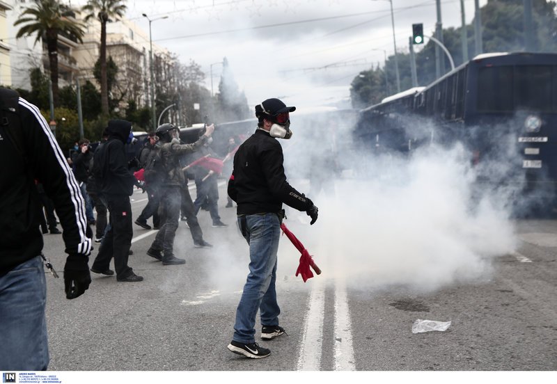 Εληξε η συγκέντρωση διαμαρτυρίας των εκπαιδευτικών στα Προπύλαια -Στην κυκλοφορία οι δρόμοι [εικόνες] | iefimerida.gr 7
