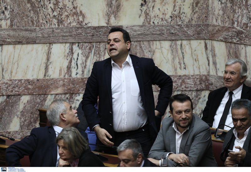 Εντονες διαμαρτυρίες από τον αναπληρωτή υπ. Ναυτιλίας Νεκτάριος Σαντορινιός σε κάποια φάση της συζήτησης