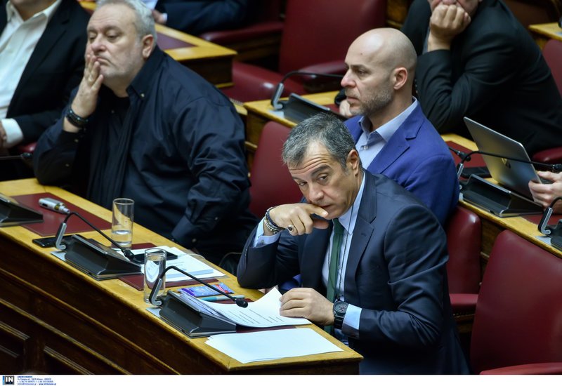 Από αριστερά: Γρηγόρης Ψαριανός, Γ. Αμυράς και Στ. Θεοδωράκης
