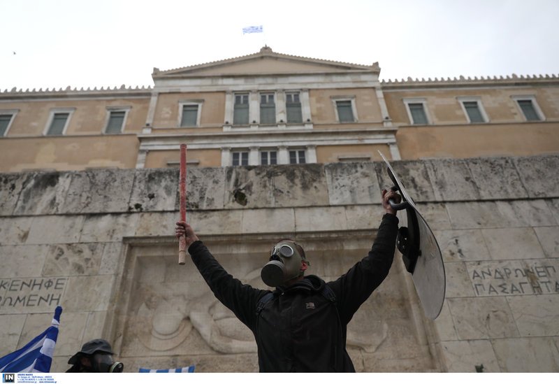 Συλλαλητήριο: Οργή για τα επεισόδια -Μητσοτάκης: Θα αναζητηθούν ευθύνες [εικόνες & βίντεο] | iefimerida.gr 9