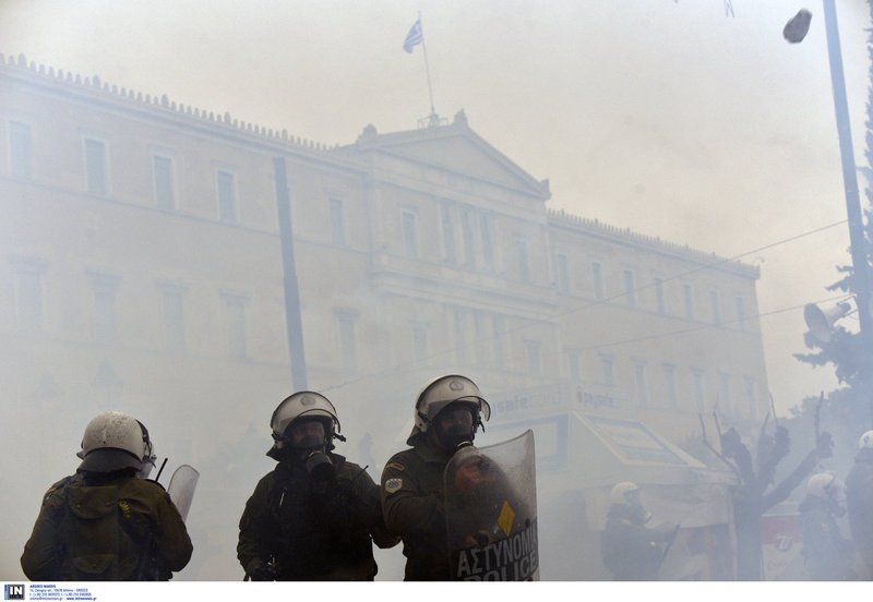 Συλλαλητήριο: Οργή για τα επεισόδια -Μητσοτάκης: Θα αναζητηθούν ευθύνες [εικόνες & βίντεο] | iefimerida.gr 31