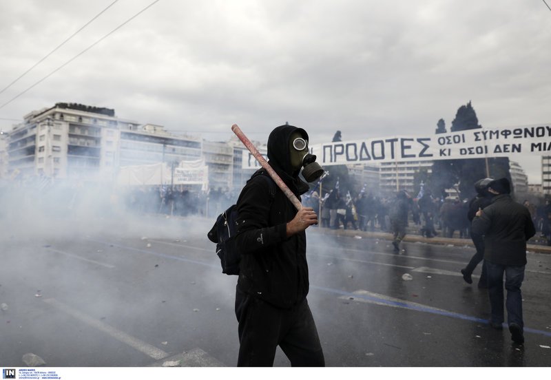 Συλλαλητήριο: Οργή για τα επεισόδια -Μητσοτάκης: Θα αναζητηθούν ευθύνες [εικόνες & βίντεο] | iefimerida.gr 32