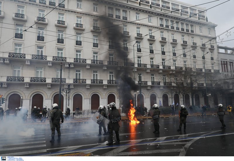 Συλλαλητήριο: Οργή για τα επεισόδια -Μητσοτάκης: Θα αναζητηθούν ευθύνες [εικόνες & βίντεο] | iefimerida.gr 37