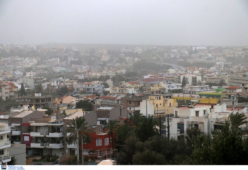 «Πνίγεται» ξανά από την αφρικανική σκόνη η Κρήτη -Εικόνες από δορυφόρο | iefimerida.gr 3