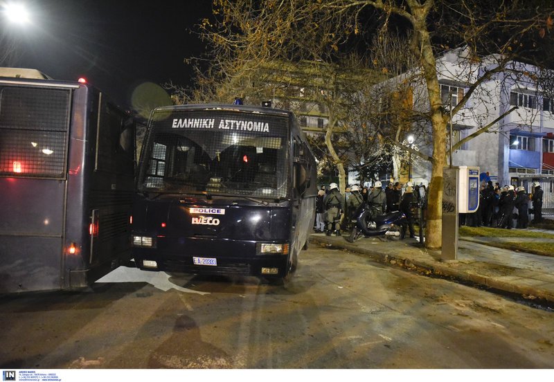 Αποδοκιμασίες και γιουχαΐσματα σε Παυλόπουλο, Νοτοπούλου, Φάμελλο, στη Θεσσαλονίκη, για τη Συμφωνία των Πρεσπών | iefimerida.gr 2
