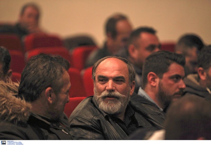 Οι αγρότες απειλούν να κόψουν την Ελλάδα στα δύο -Τους καλεί σε διάλογο η κυβέρνηση | iefimerida.gr 1