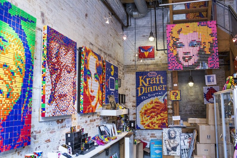 «Μαθηματικά» έργα τέχνης από κύβους του Ρούμπικ [εικόνες + βίντεο] | iefimerida.gr 0