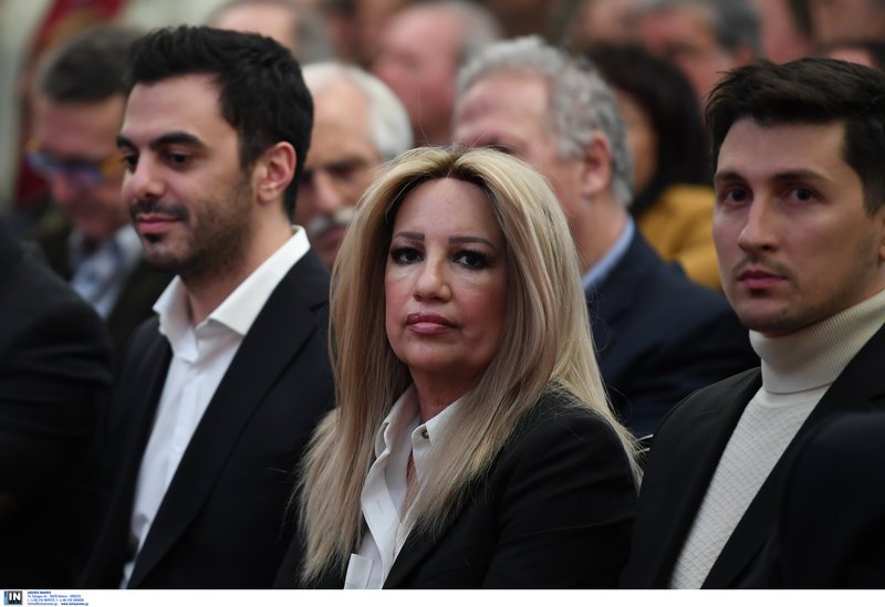 Η Φώφη Γεννηματά (μέση) ο γραμματέας του ΚΙΝΑΛ Μ. Χριστοδουλάκης (αριστερά) και ο εκπρόσωπος Τύπου Π. Χρηστίδης (δεξιά) -Φωτογραφία: Intimenews/ΒΑΡΑΚΛΑΣ ΜΙΧΑΛΗΣ 