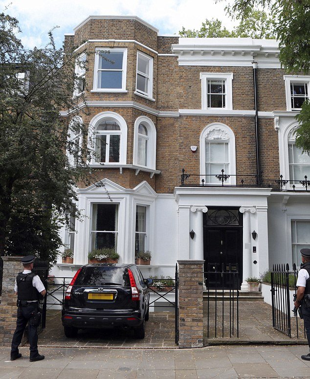 Το διώροφο αρχοντικό των 17 εκατ. δολαρίων που μένει πλέον η οικογένεια Κάμερον [εικόνες] | iefimerida.gr 0