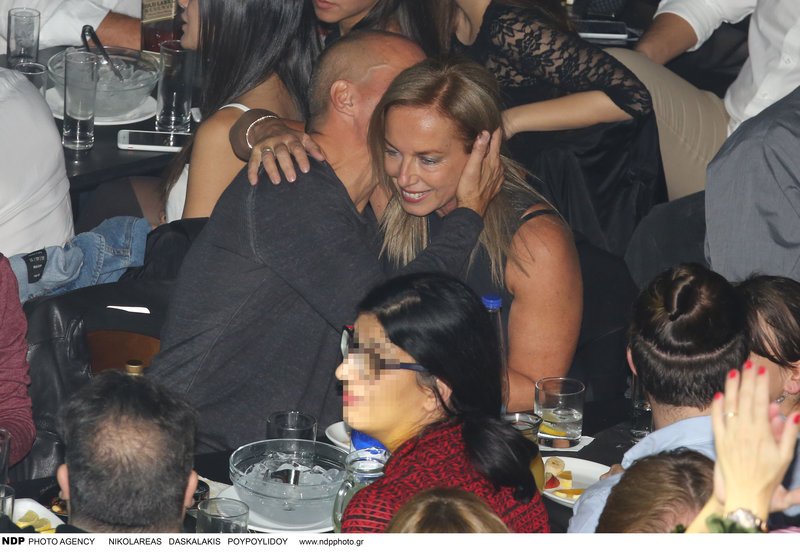 Το ζευγάρι διασκέδασε στο νυχτερινό κέντρο «Ακτή Πειραιώς». 