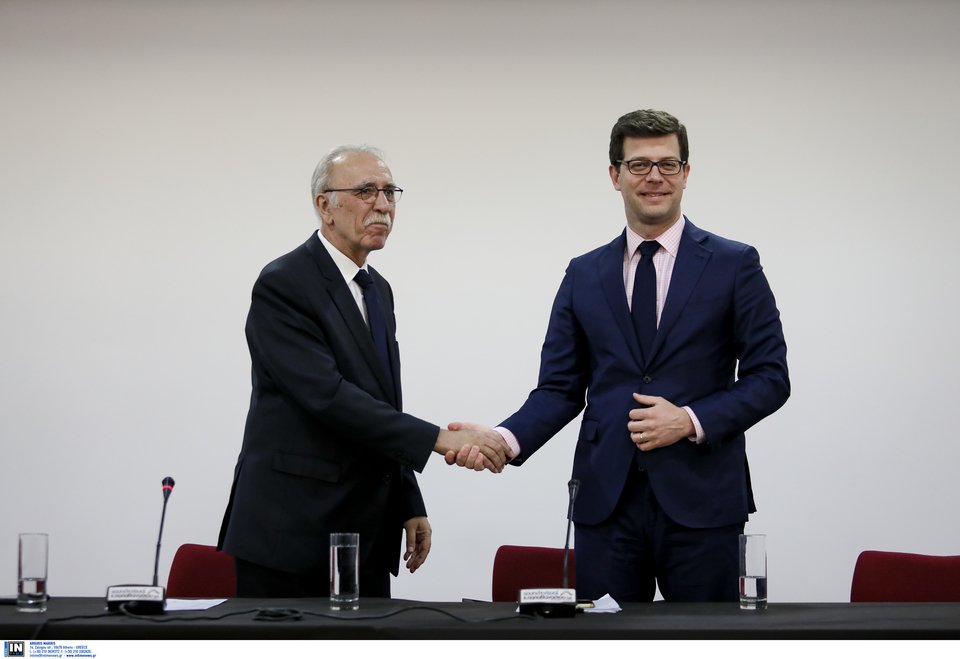 Ο Τόλκας ανέλαβε στο Μεταναστευτικής Πολιτικής -Βίτσας: «Αγγελε, είσαι μεγάλη ανακούφιση» [εικόνες] | iefimerida.gr 0