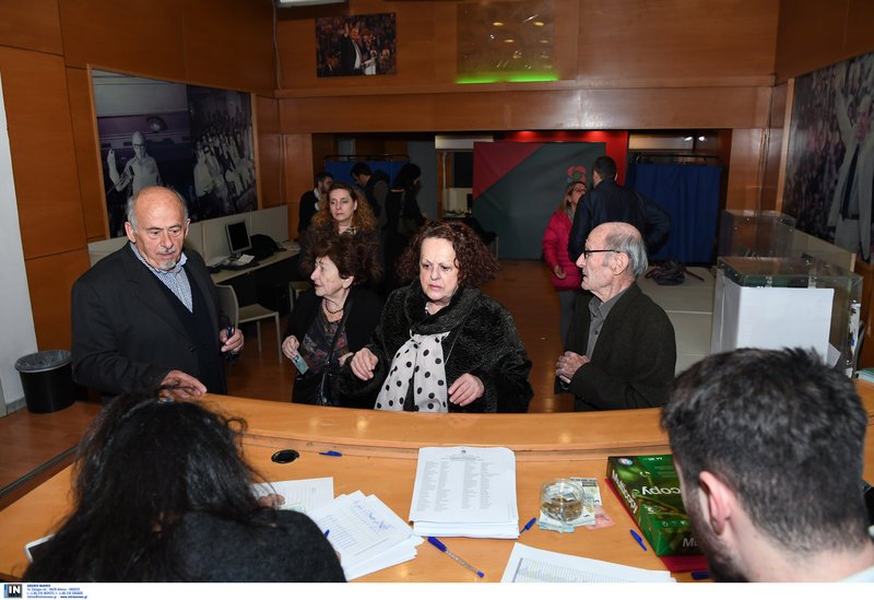 ΚΙΝΑΛ: Ψήφισαν περί τα 65.000 μέλη για συνέδρους [εικόνες] | iefimerida.gr 8