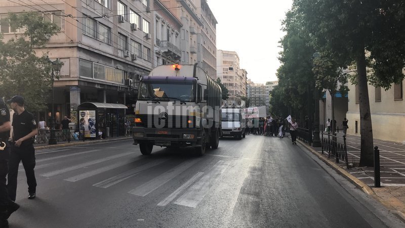 Πορεία στην Αθήνα -Με αίτημα να κλείσει οριστικά η χωματερή της Φυλής [εικόνες] | iefimerida.gr 1