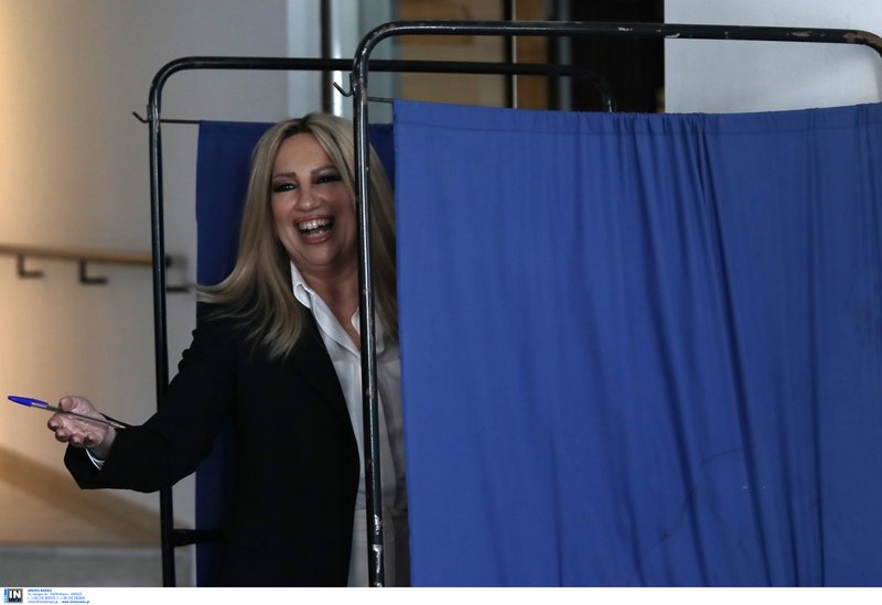 Η Φ. Γεννηματά στο παραβάν