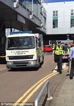 Εκκενώθηκε εμπορικό κέντρο στη Βρετανία -Βρέθηκε ύποπτη «ορφανή» βαλίτσα [εικόνες & βίντεο] | iefimerida.gr 2