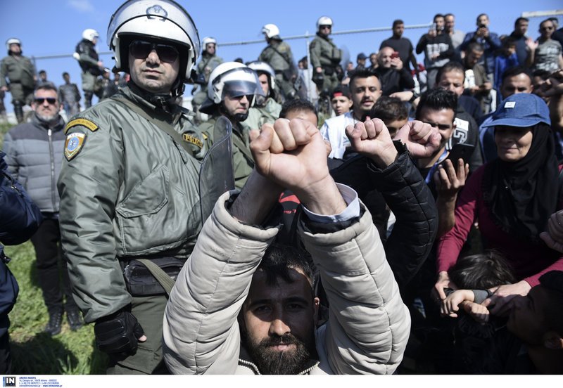 Ισχυρές δυνάμεις των ΜΑΤ στο camp των Διαβατών