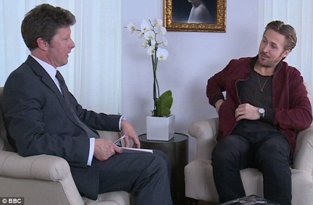 Ο διακριτικός Ραϊαν Γκόσλινγκ: Τι τον έφερε σε δύσκολη θέση κατά τη διάρκεια συνέντευξης [βίντεο] | iefimerida.gr 1