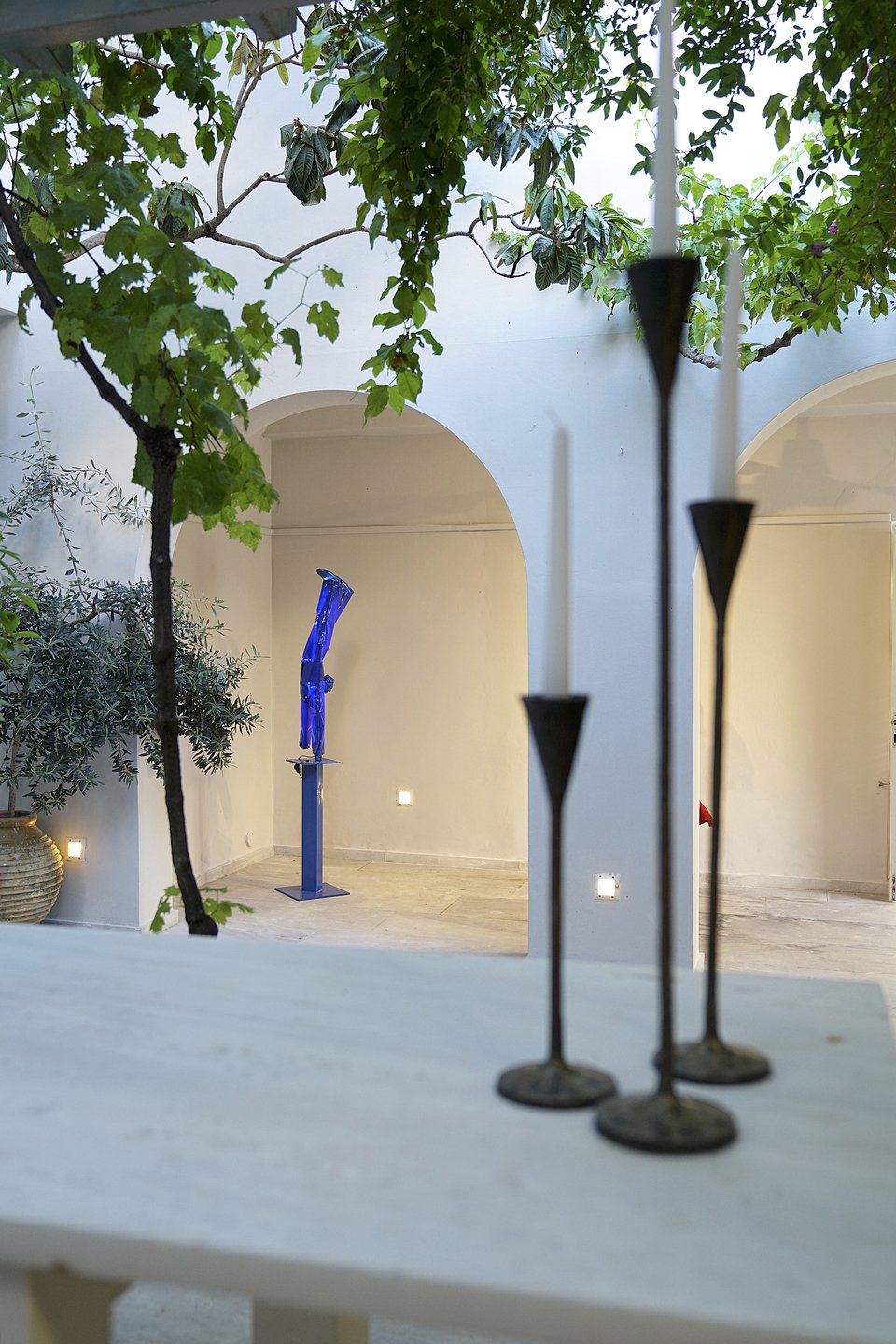 Συγκίνηση στα εγκαίνια της έκθεσης του Γιώργου Λάππα στη γκαλερί Citronne στον Πόρο [εικόνες]  | iefimerida.gr 3