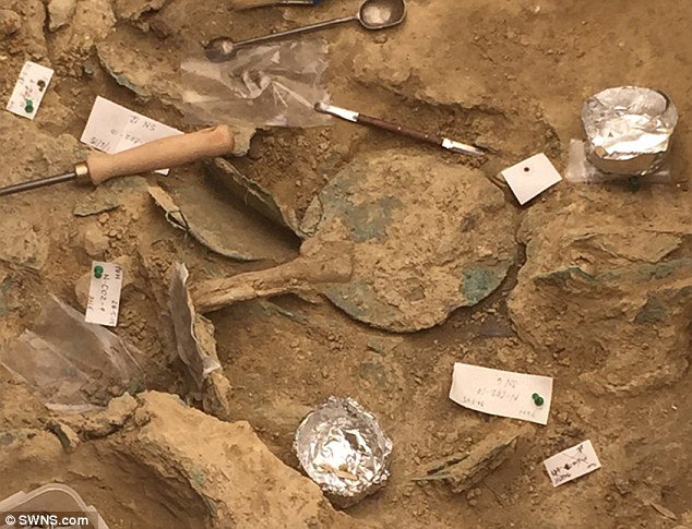 Ο πραγματικός «Αρχοντας των Δαχτυλιδιών» -Τι κρύβει ο 3.500 ετών σπουδαίος τάφος πολεμιστή, γεμάτος με θησαυρούς, στην Πύλο [εικόνες] | iefimerida.gr 7