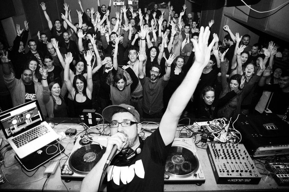  Ο Frenic, με τα αβανταδόρικα beat του, απόψε στο Gazarte – Ετοιμαστείτε για πολύ χορό [εικόνες, βίντεο] | iefimerida.gr 0