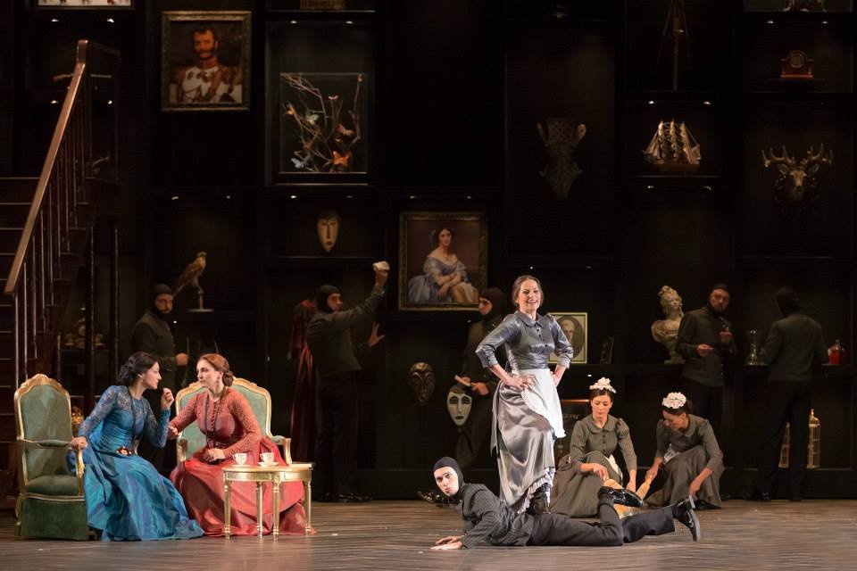 Επί τρεις συνεχόμενες μέρες δεν πέφτει καρφίτσα στο θέατρο «Ολύμπια» -Τα μυστικά μιας παράστασης που γοητεύει [εικόνες] | iefimerida.gr 4