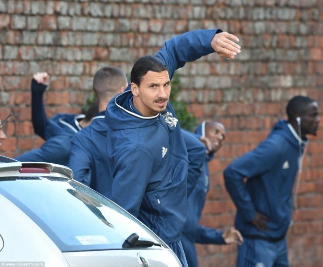 Ο Μουρίνιο έβαλε τους παίκτες του να κάνουν προθέρμανση σε... πάρκινγκ [εικόνες] | iefimerida.gr 0