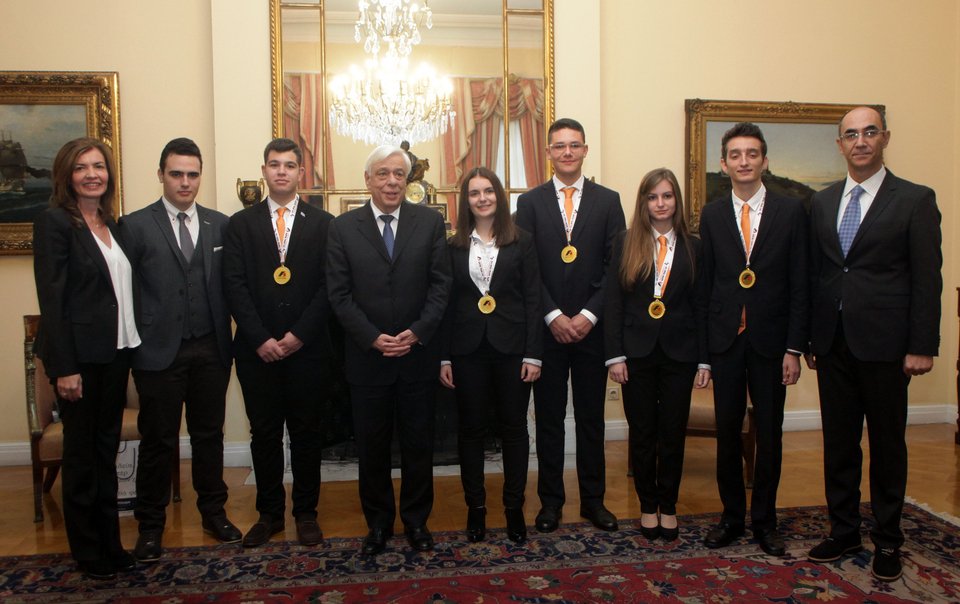 Στον ΠτΔ οι παγκόσμιοι πρωταθλητές σε σχολικό διαγωνισμό τεχνολογίας [εικόνες] | iefimerida.gr 0