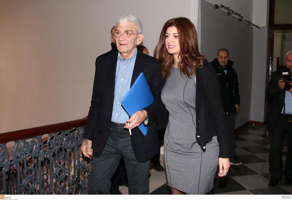 Πρεμιέρα για την Νοτοπούλου: Σκουρλέτης και Μπουτάρης στο πρωθυπουργικό γραφείο στη Θεσσαλονίκη [εικόνες]  | iefimerida.gr 0