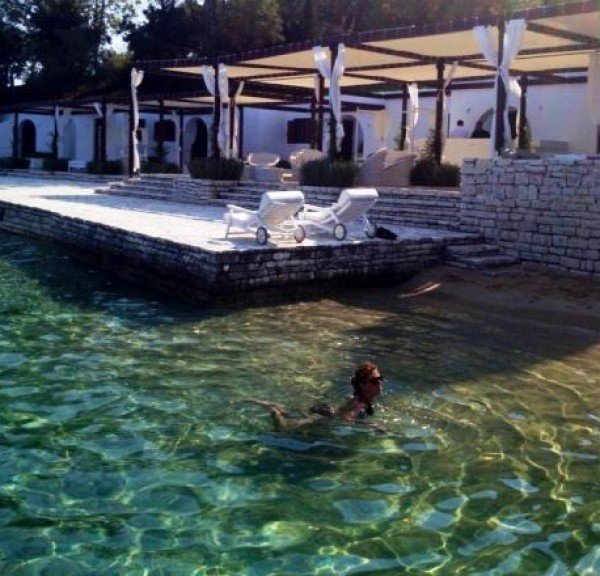 Πάρτι για δύο στο Σκορπιό με χλαμύδες, Καρυάτιδες και ...Κώστα Καραφώτη [εικόνες] | iefimerida.gr 2