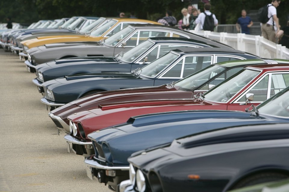 Η απόλυτη αίγλη - 550 Aston Martin σε έναν κήπο γιορτάζουν τα 100 χρόνια της εταιρείας [εικόνες] | iefimerida.gr 2