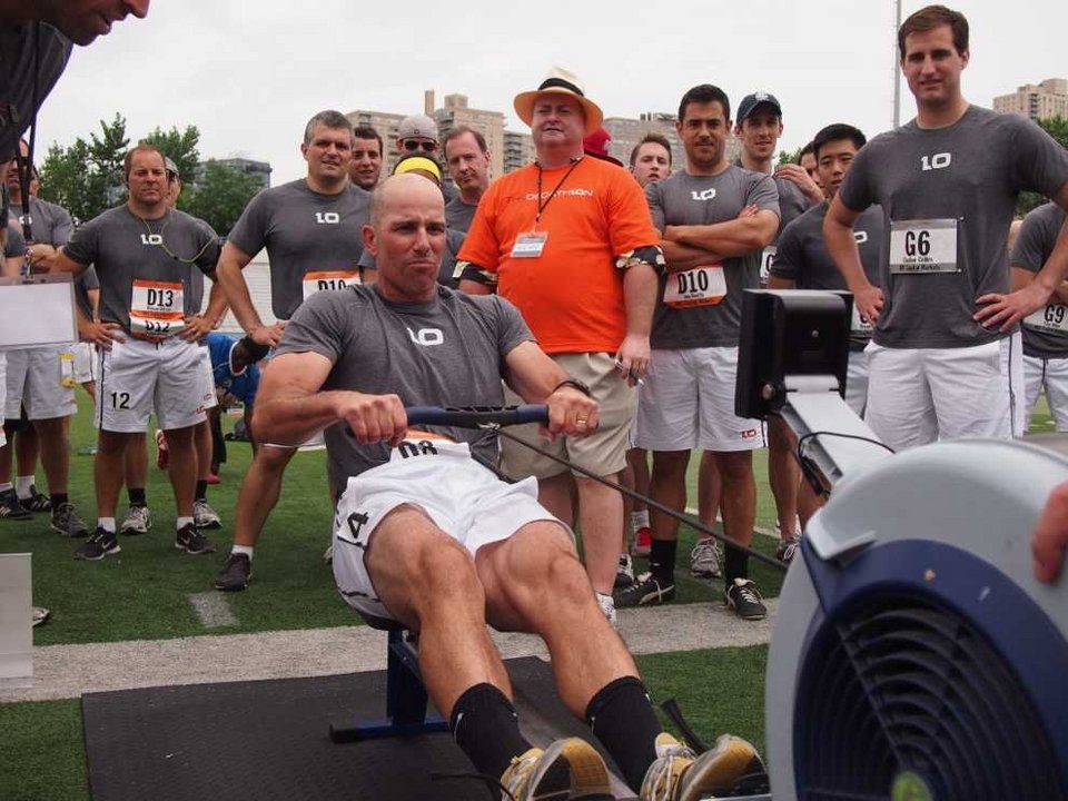 Οι γιάπηδες της Γουόλ Στριτ βγάζουν το κοστούμι και διαγωνίζονται για τον τίτλο του πιο αθλητικού χρηματιστή [εικόνες] | iefimerida.gr 2